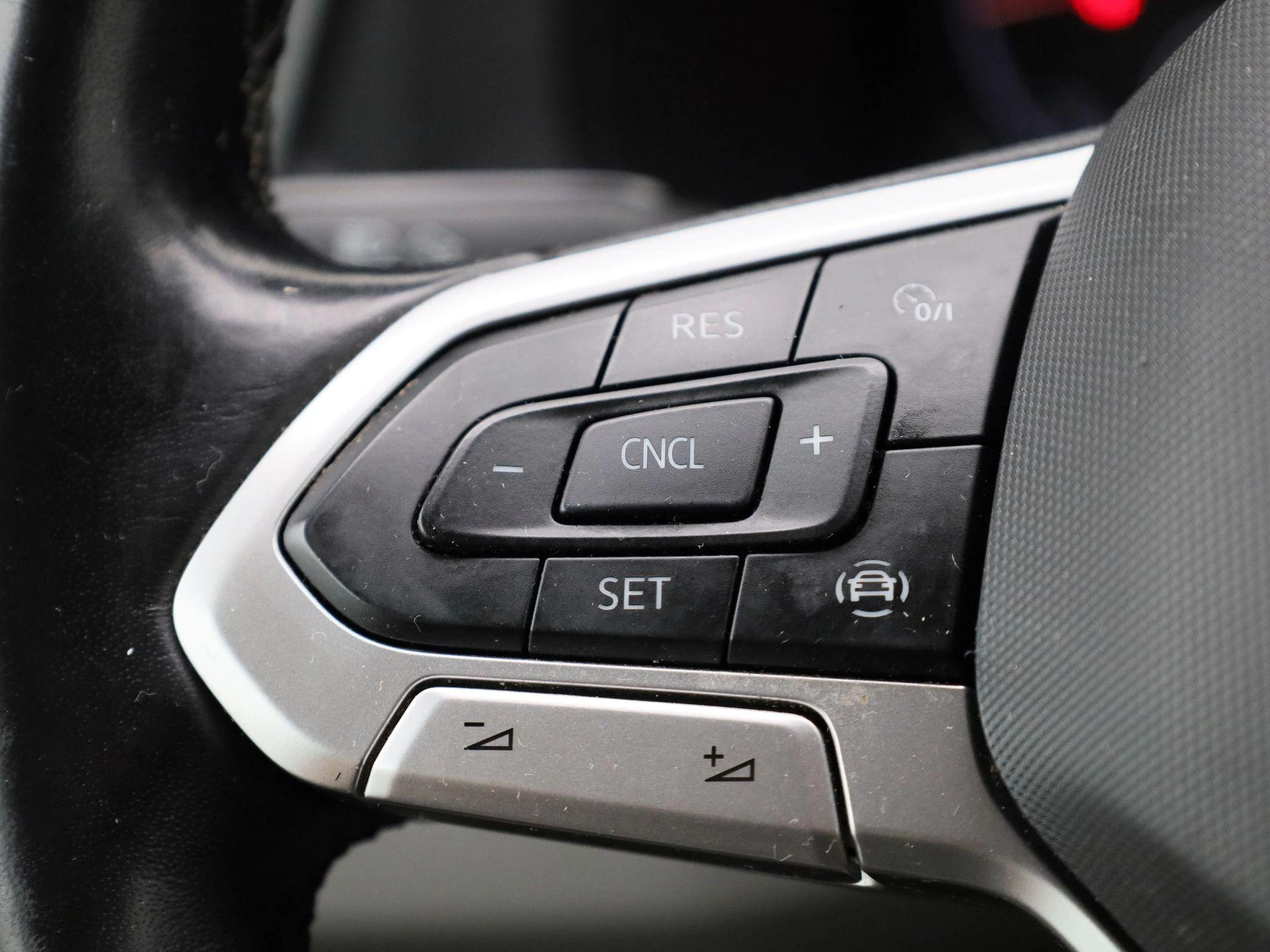 Volkswagen-Transporter-image-21