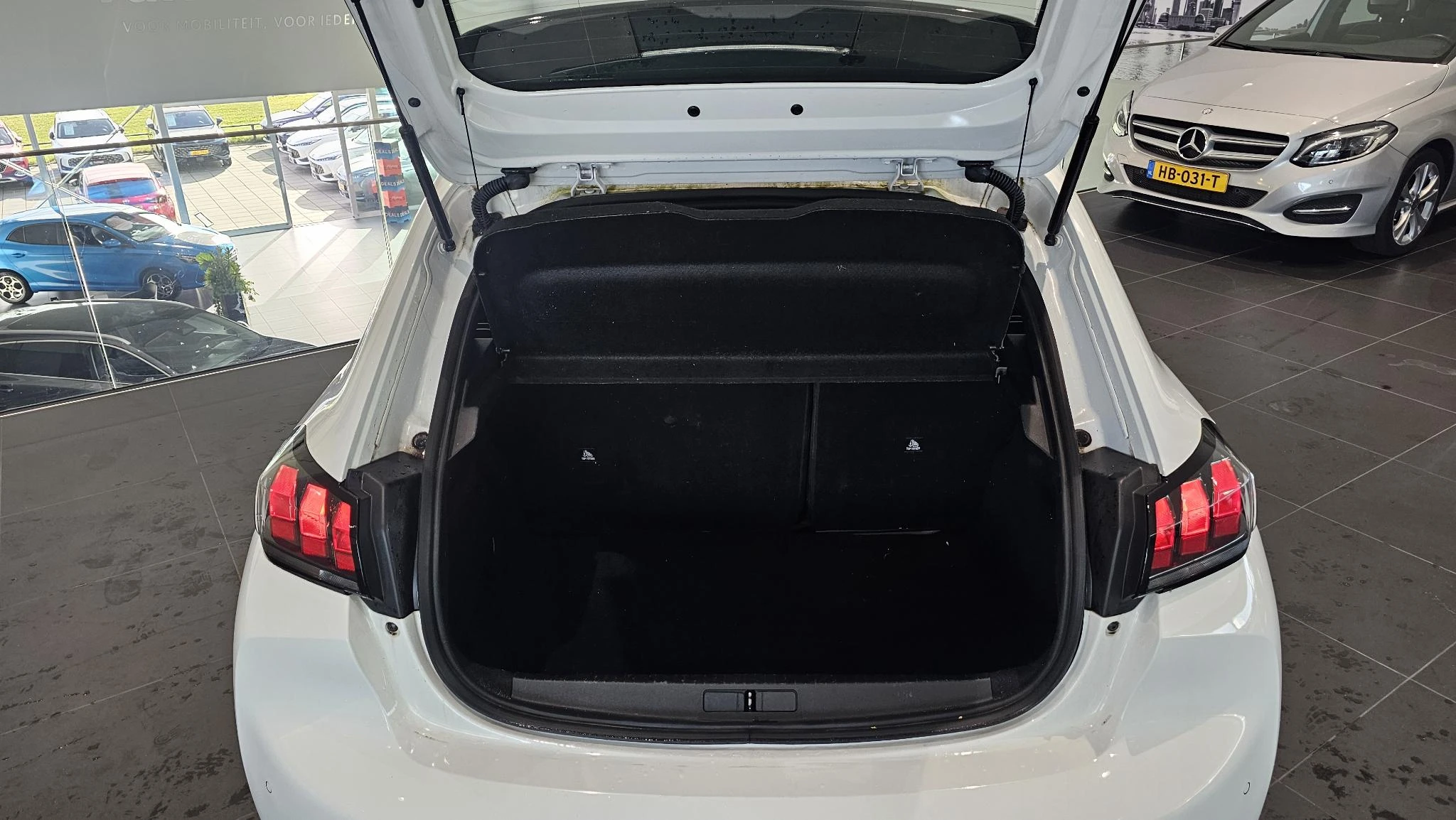Peugeot-208-image-22
