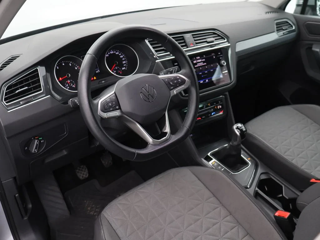 Volkswagen-Tiguan-image-16