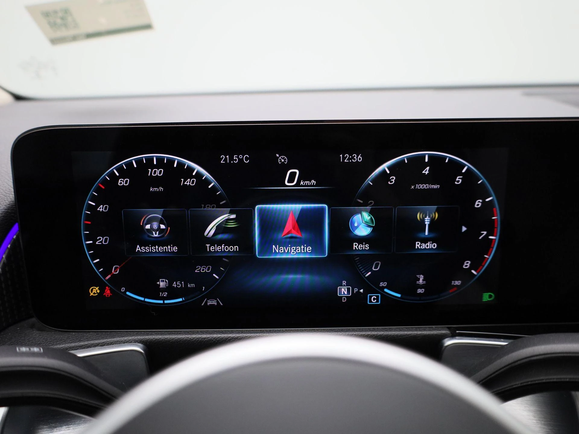 Mercedes-Benz-GLB-image-17