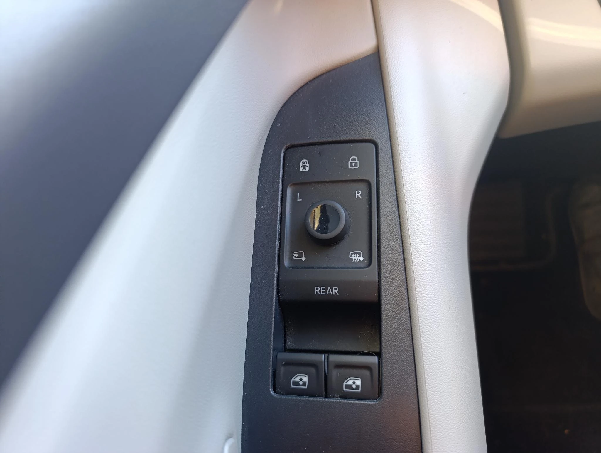 Ford-Explorer-image-20