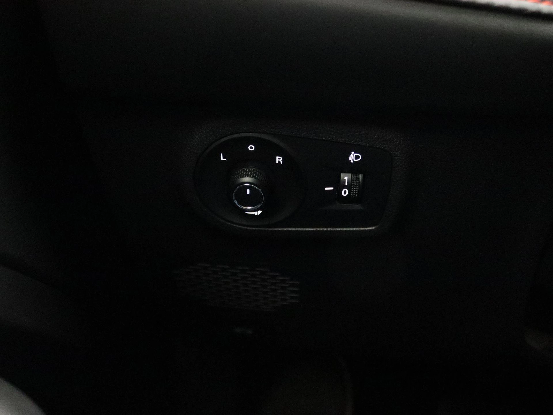 MG-ZS EV-image-19