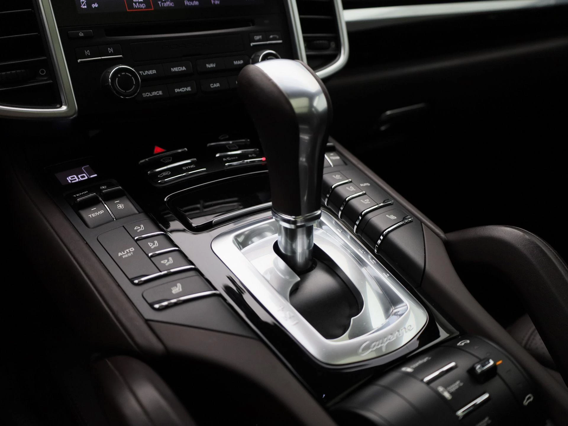 Porsche-Cayenne-image-19