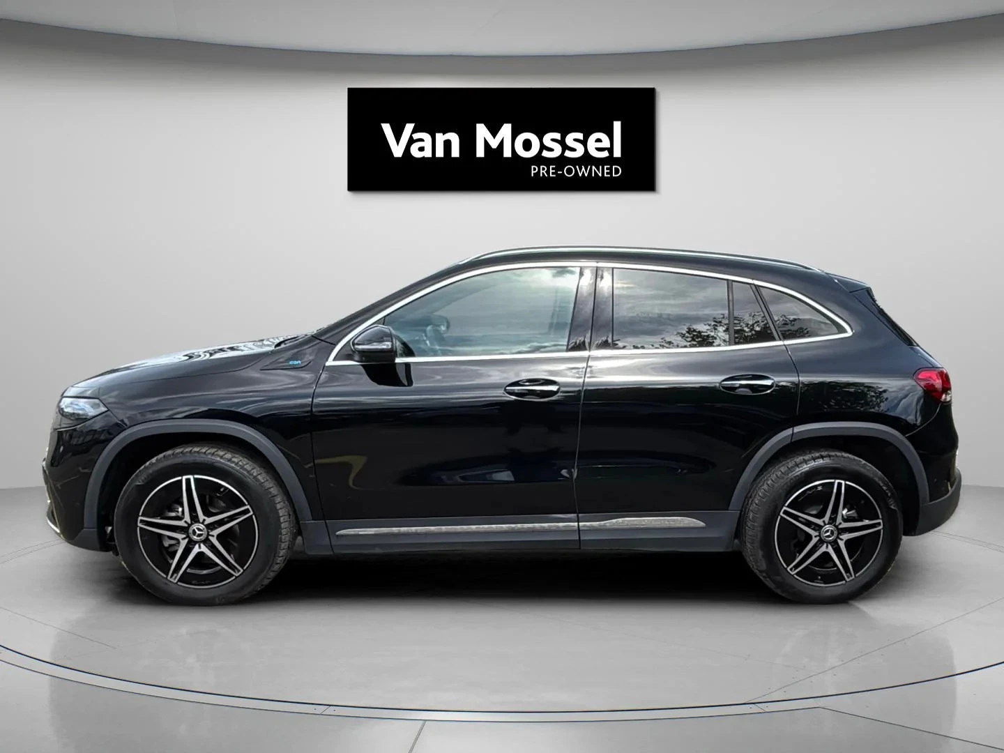 Mercedes-Benz-EQA-image-1