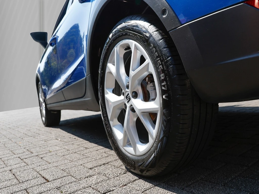 SEAT-Arona-image-4