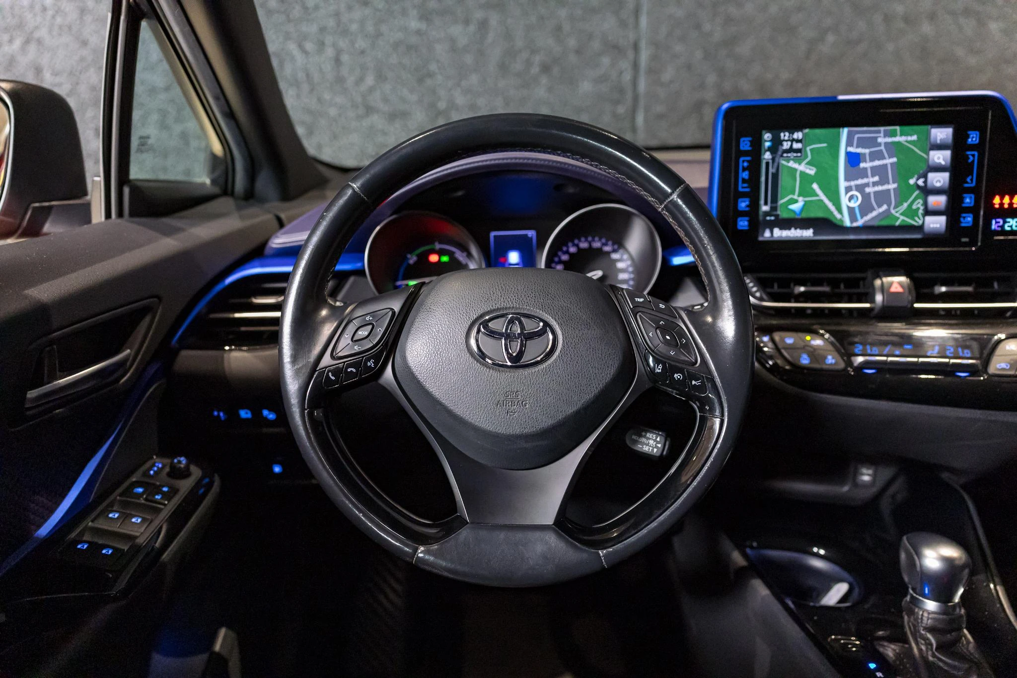 Toyota-C-HR-image-15