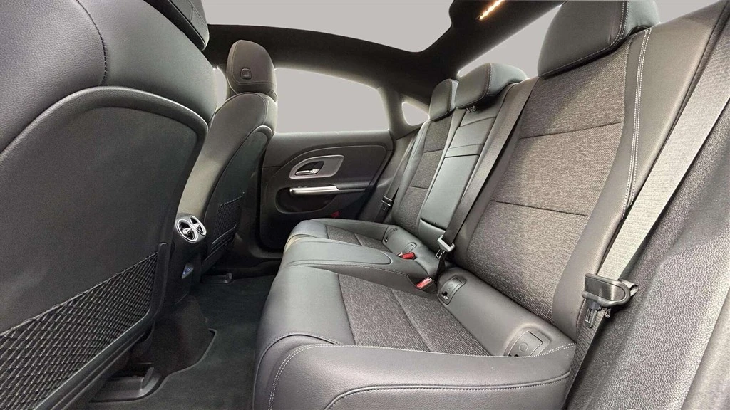 Mercedes-Benz-CLA-image-23