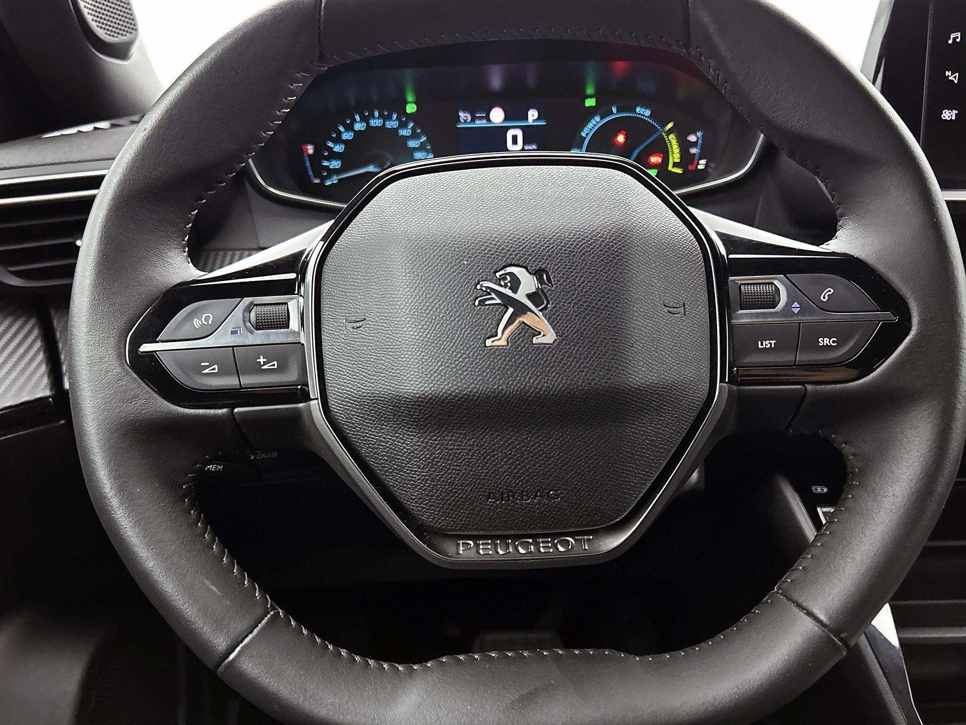 Peugeot-e-2008-image-28