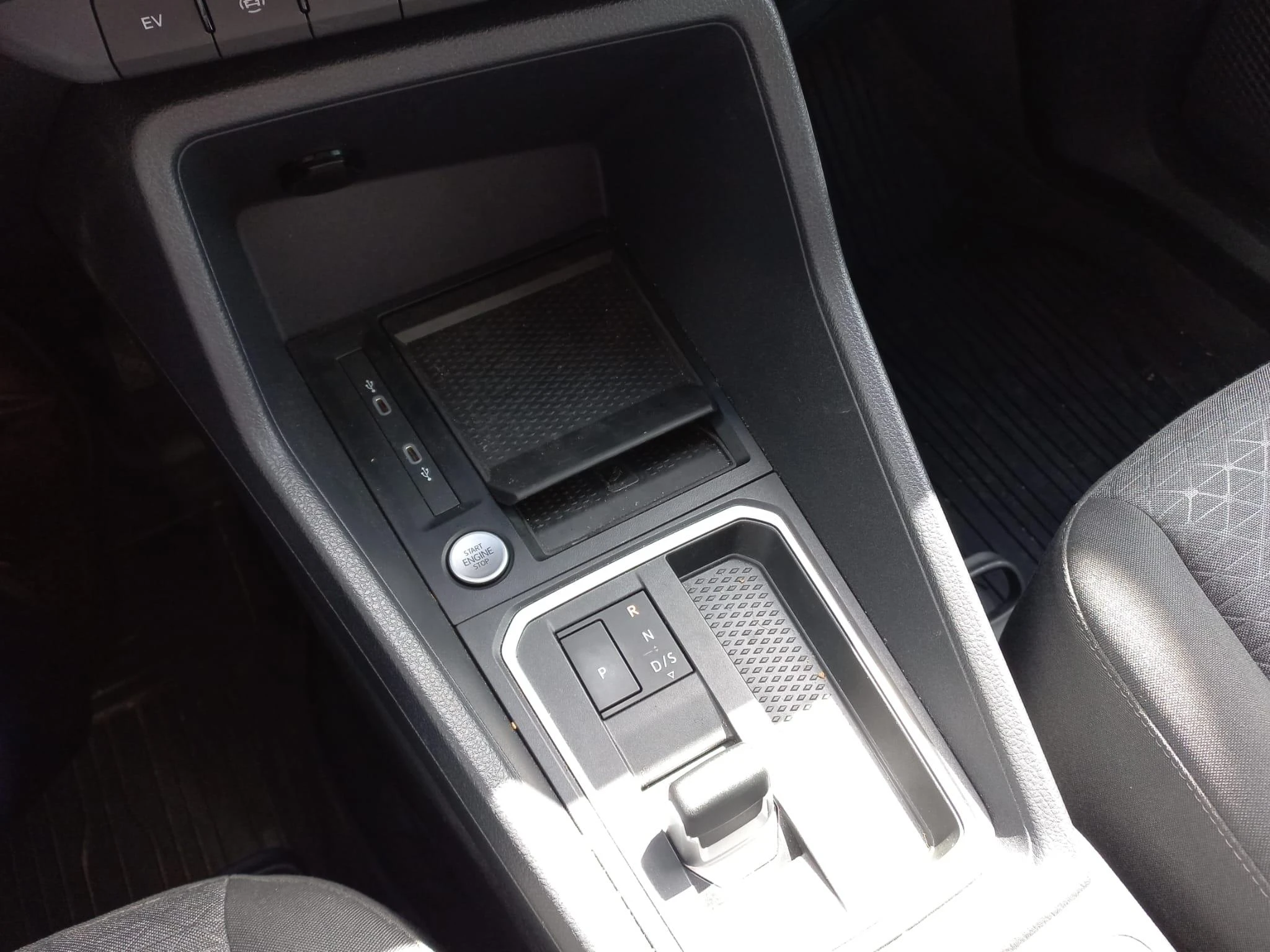 Ford-Transit Connect-image-10