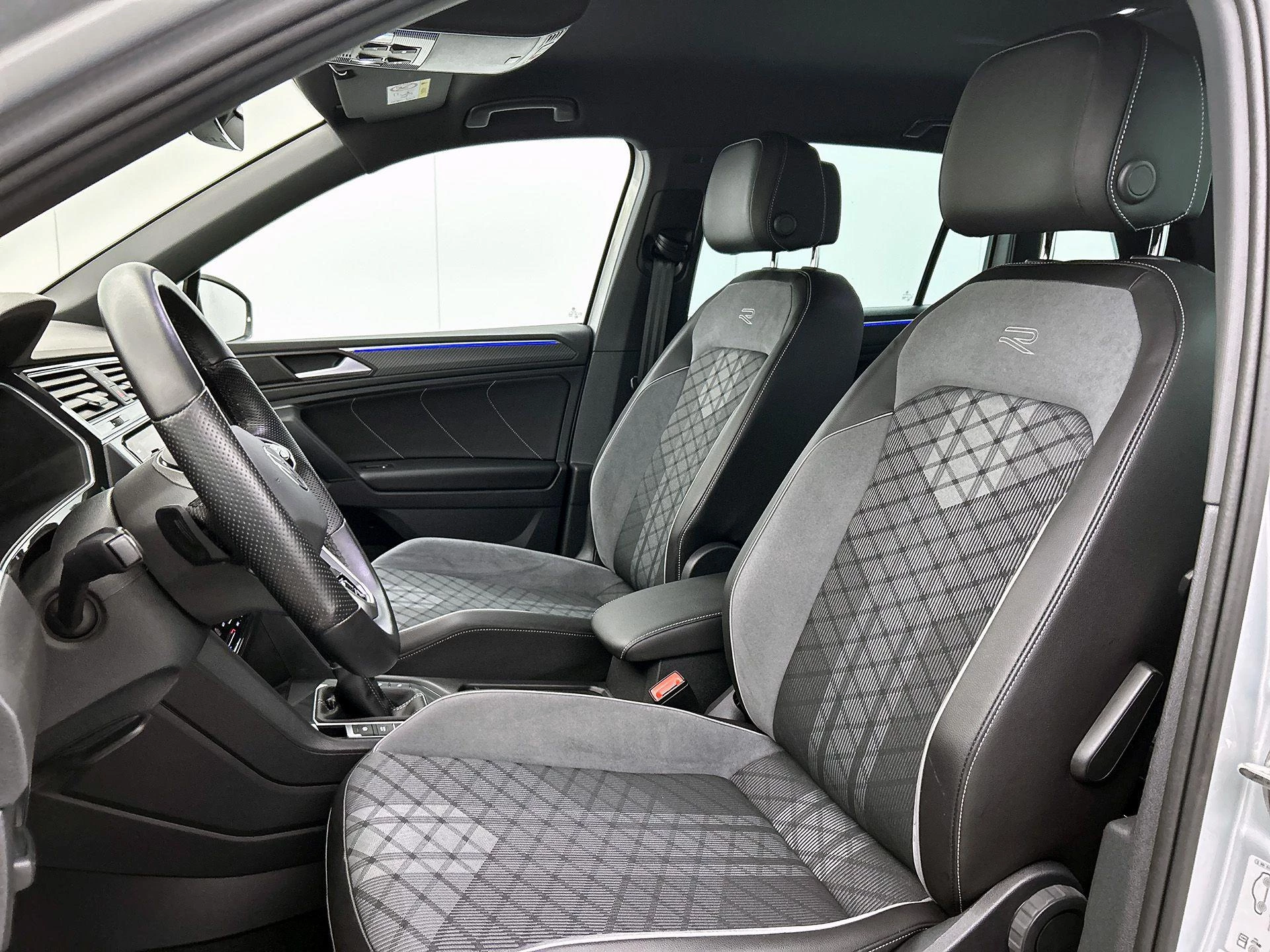 Volkswagen-Tiguan-image-33