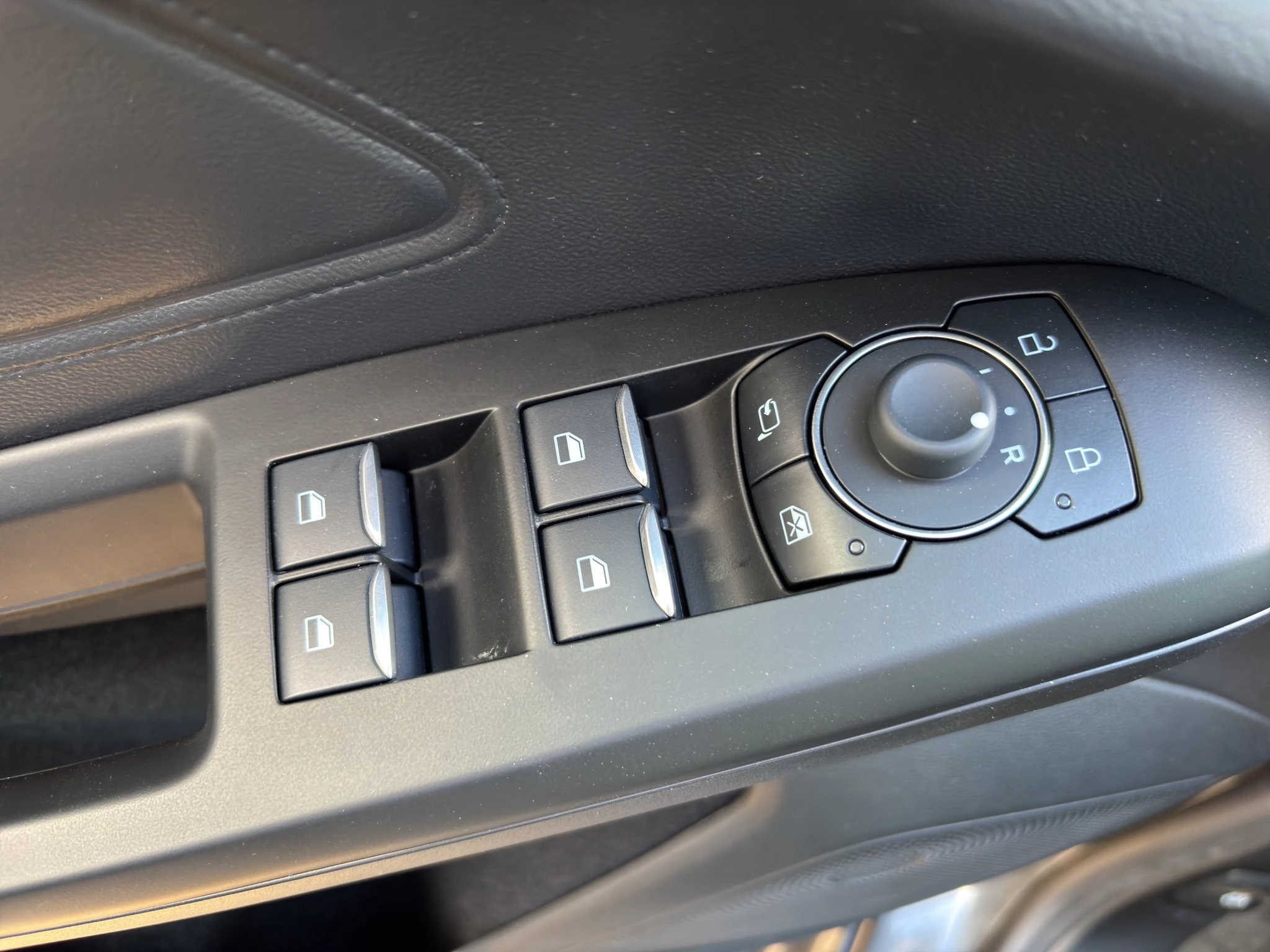 Ford Focus ST-Line X Turnier Aut.*AHK*ACC*HUD*KAM*NAVI*WINTER-PKT.