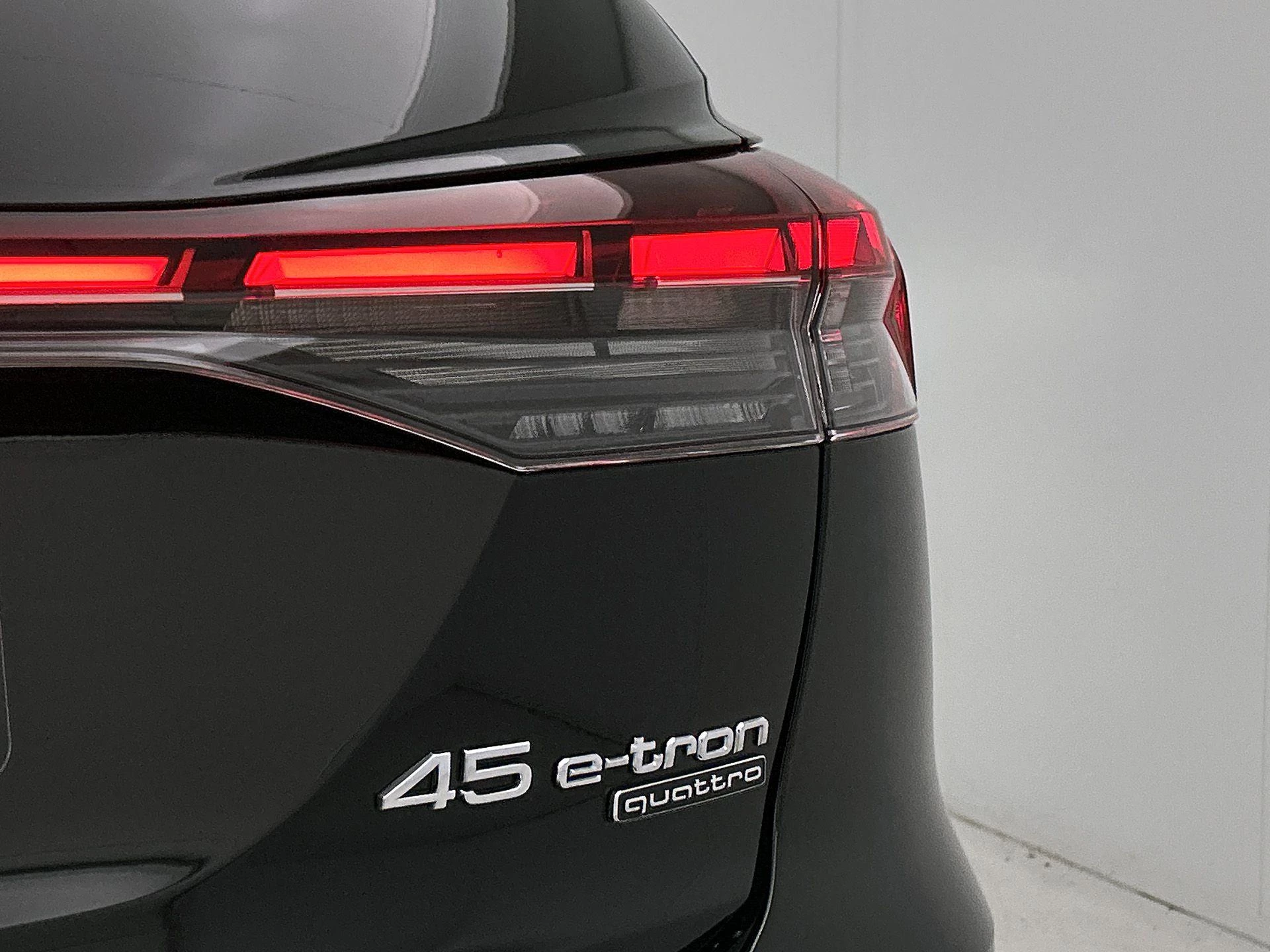 Audi-Q4 e-tron-image-13