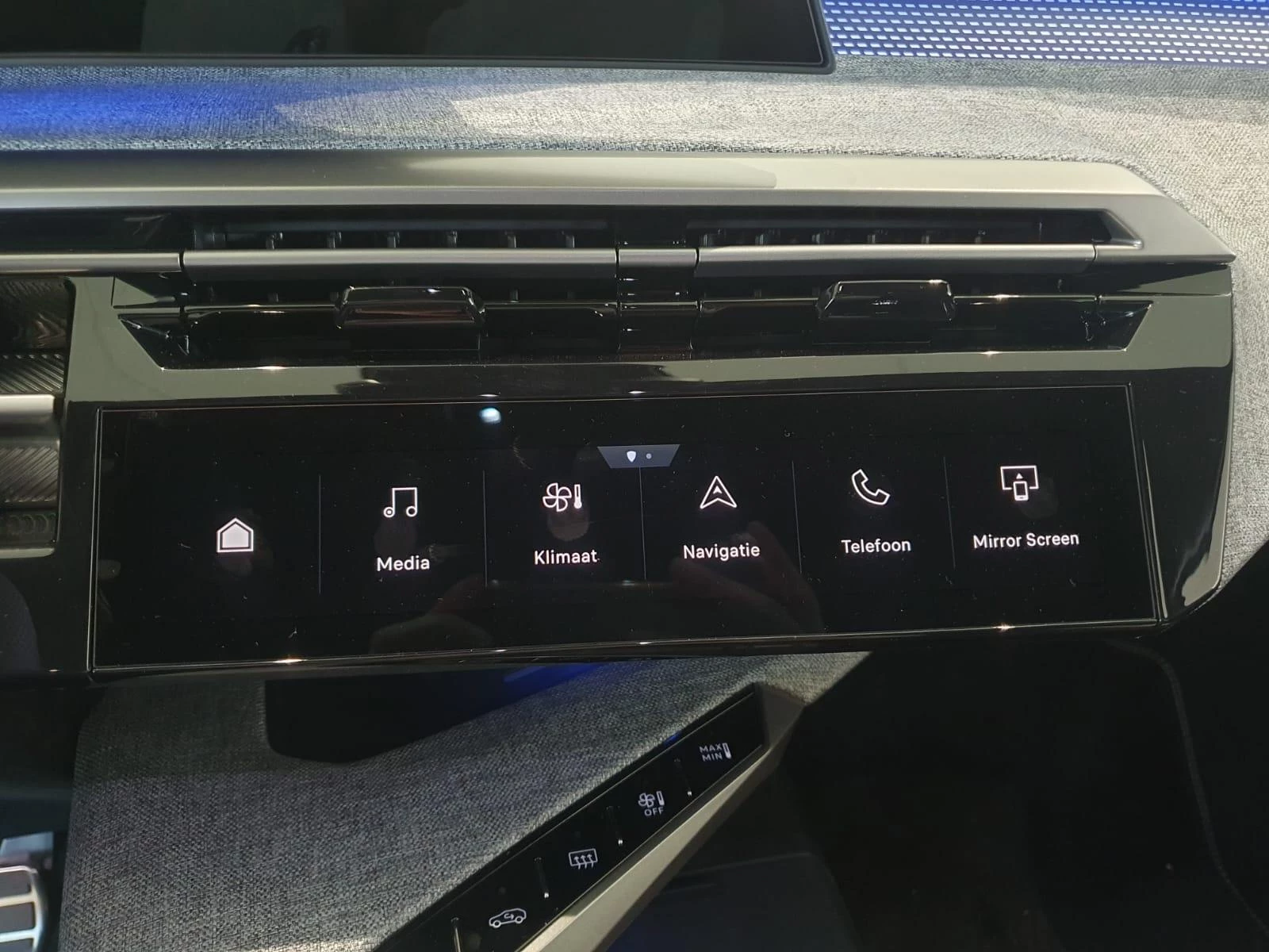 Peugeot-e-5008-image-27