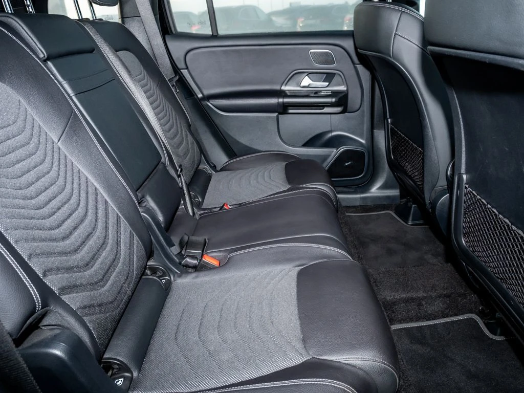 Mercedes-Benz-GLB 200 d-image-12
