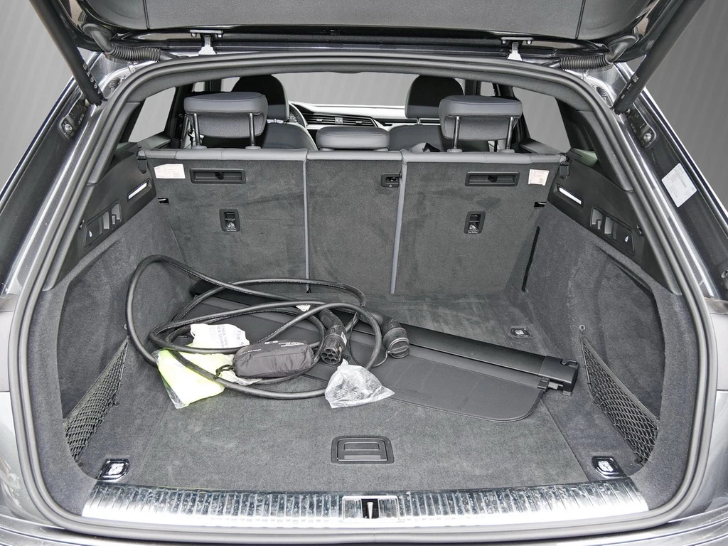 Audi Q8 e-tron 55 quattro S-Line *B&O*LUFT*AHK*MATRIX*ACC*NAVI*