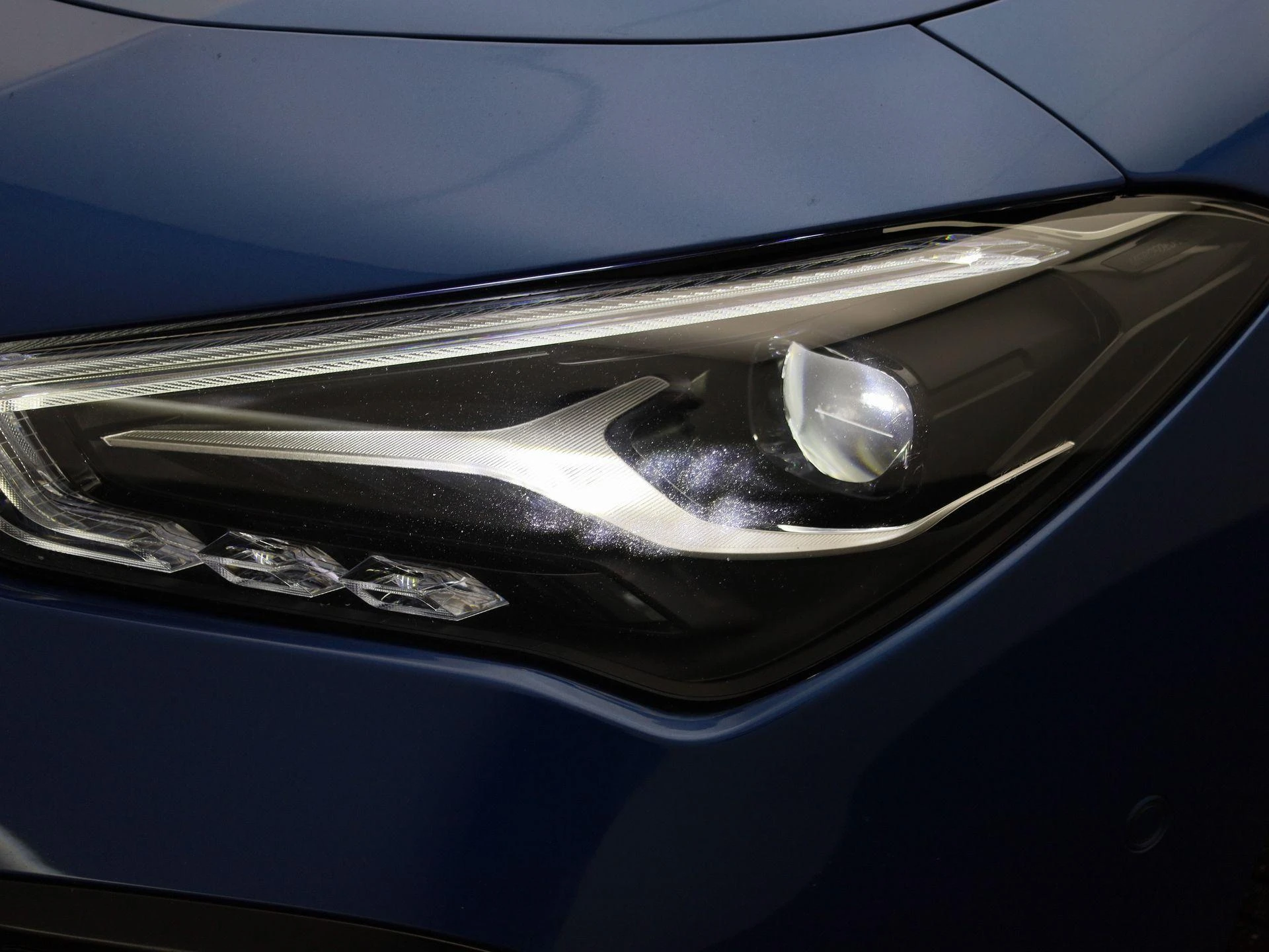 Mercedes-Benz-CLA-image-13