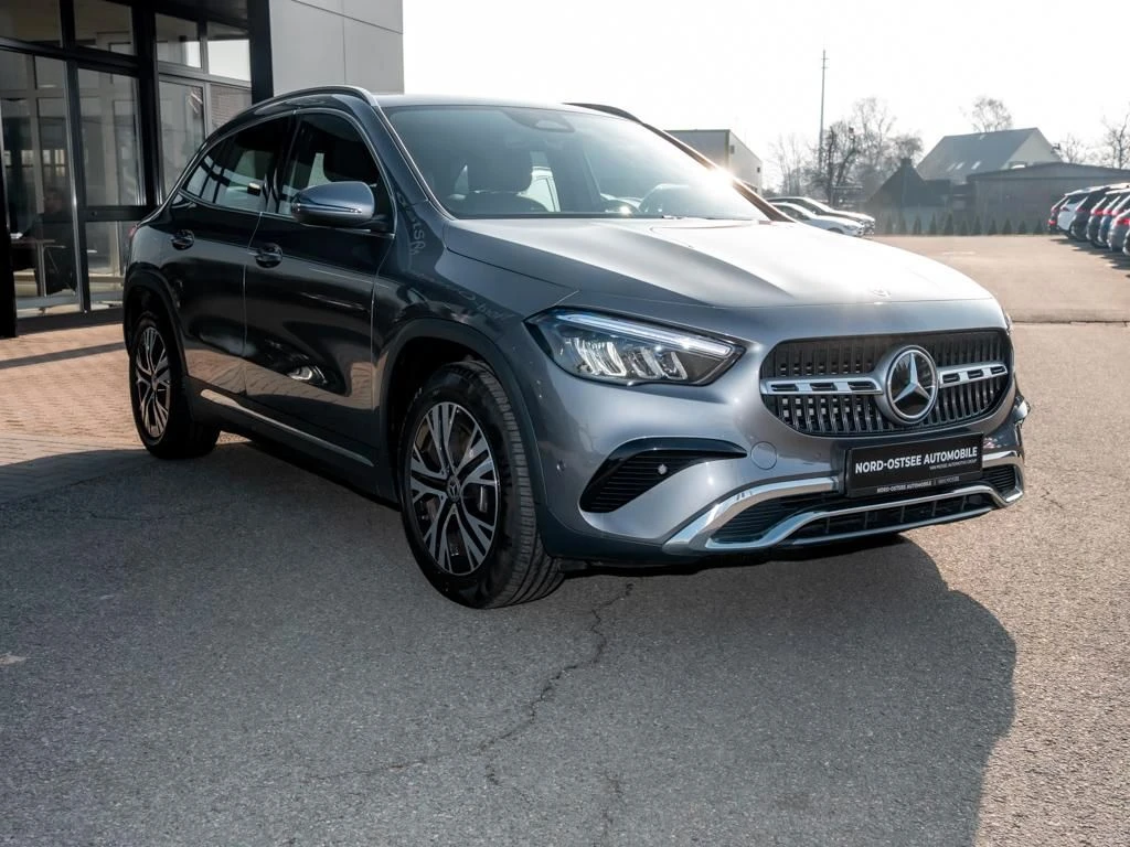 Mercedes-Benz-GLA 200 d-image-4