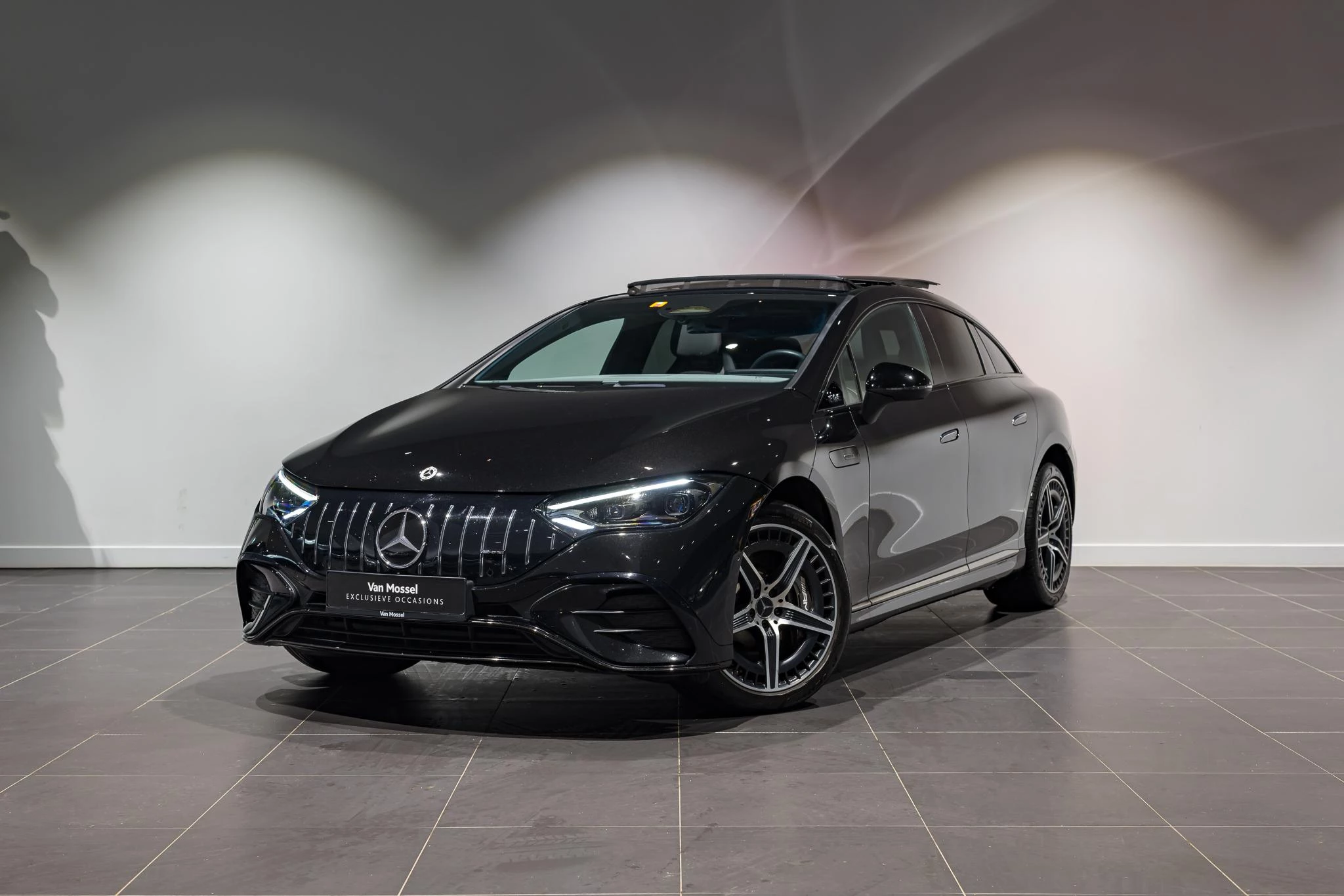 Mercedes-Benz-EQE-image-0