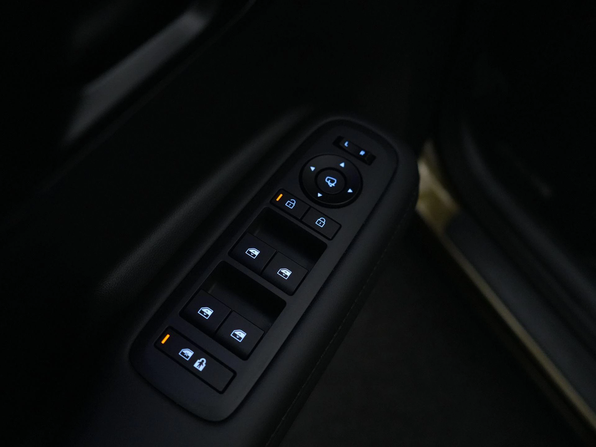 Hyundai-Santa Fe-image-38