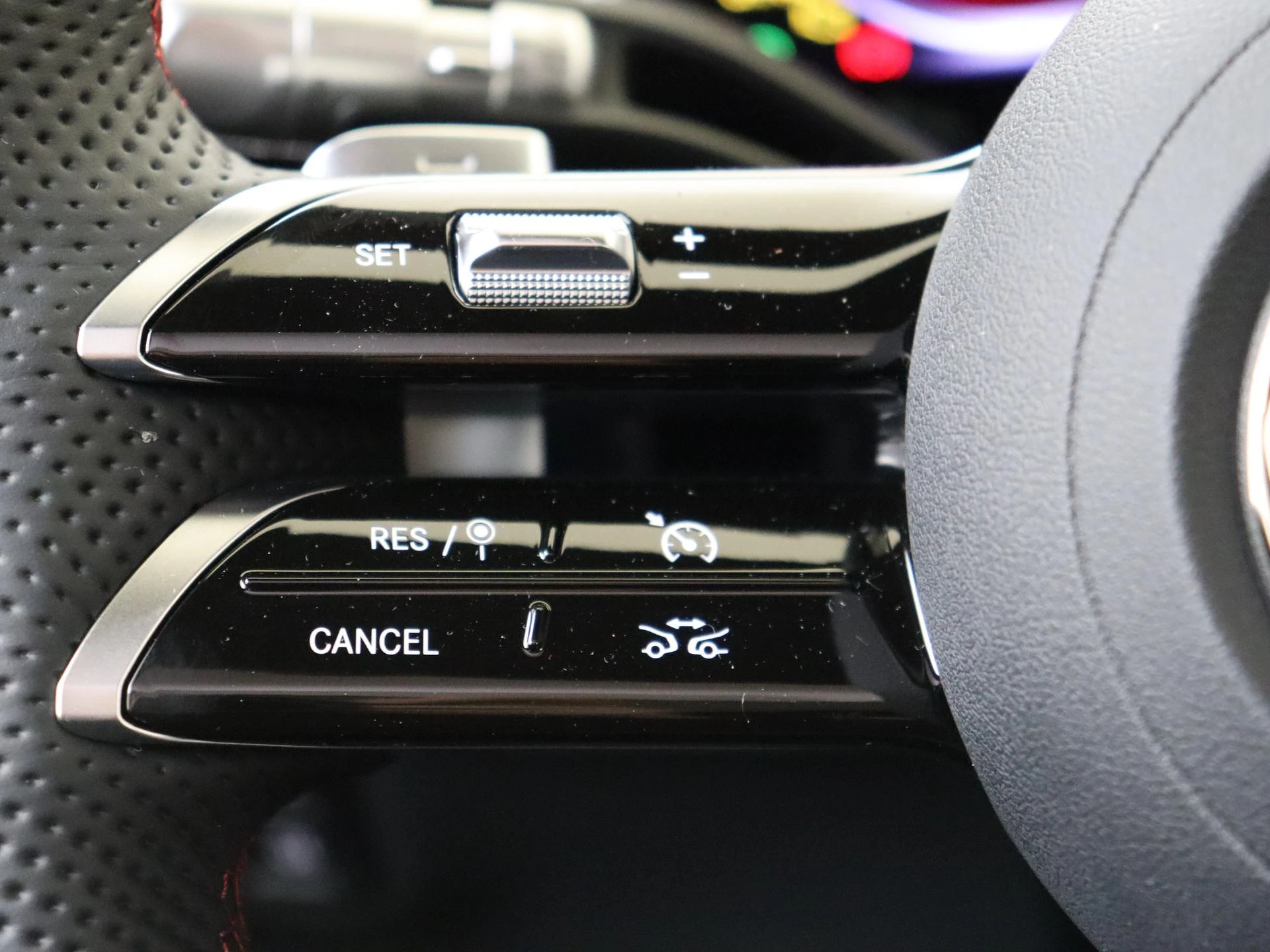 Mercedes-Benz-GLB-image-11