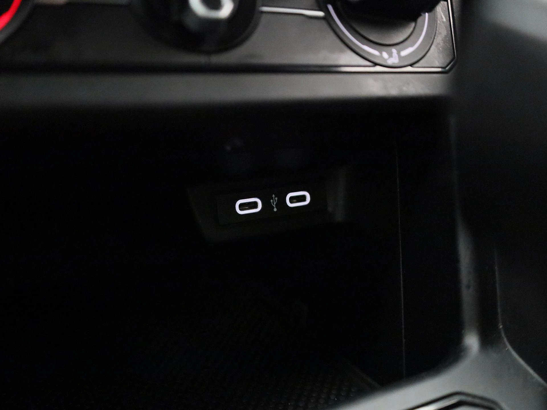 Volkswagen-Polo-image-30