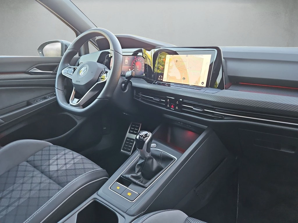 Volkswagen Golf VIII Lim. 1.5 TSI R-Line *Kamera*HUD*AHK*