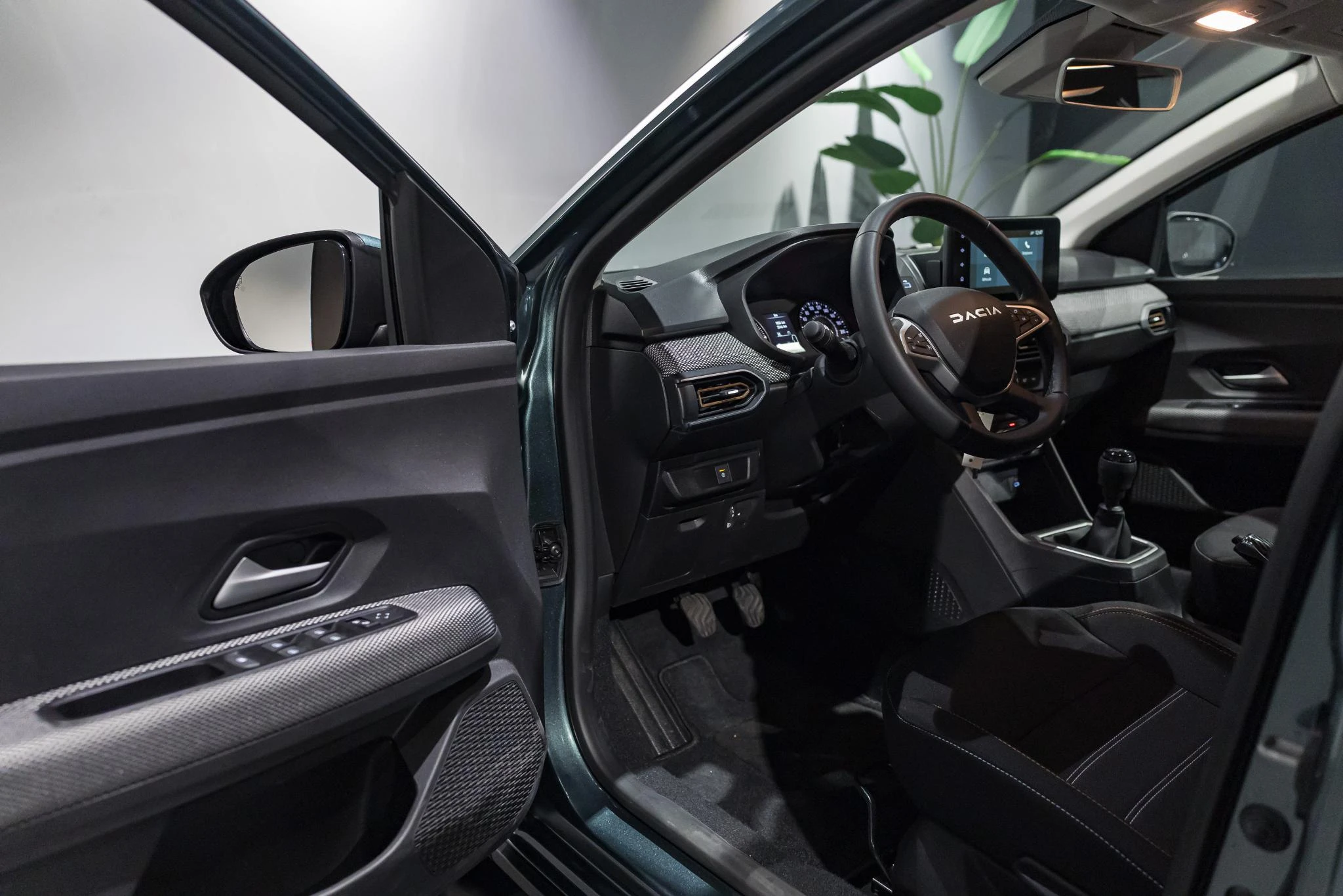 Dacia-Sandero Stepway-image-11