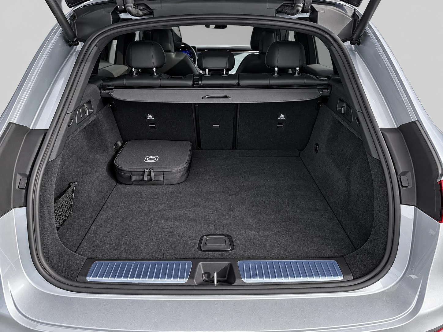 Mercedes-Benz-EQE-image-5