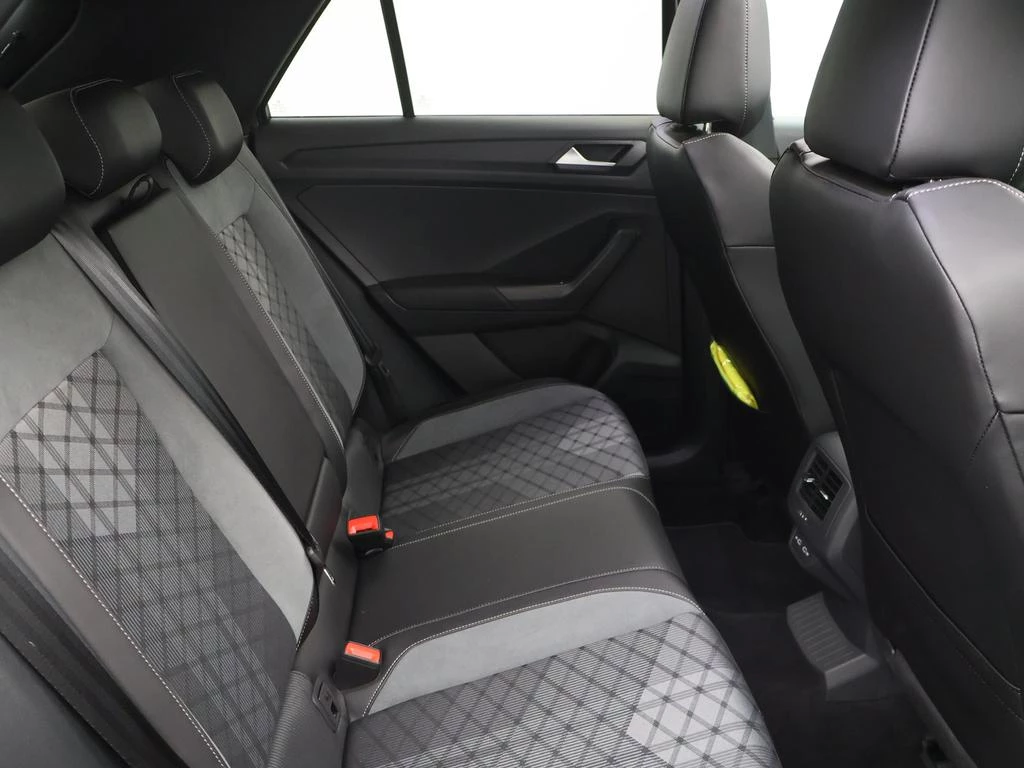 Volkswagen T-Roc T-Roc R-Line Business 1.5TSI 150PK *AUTOMAAT*PANODAK*SPORTZETELS*CAMERA*PDC*ACC*NAVI*...*