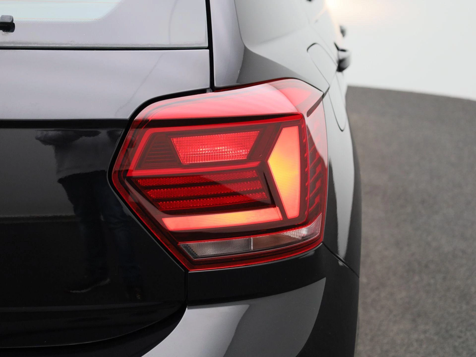 Volkswagen-Polo-image-29