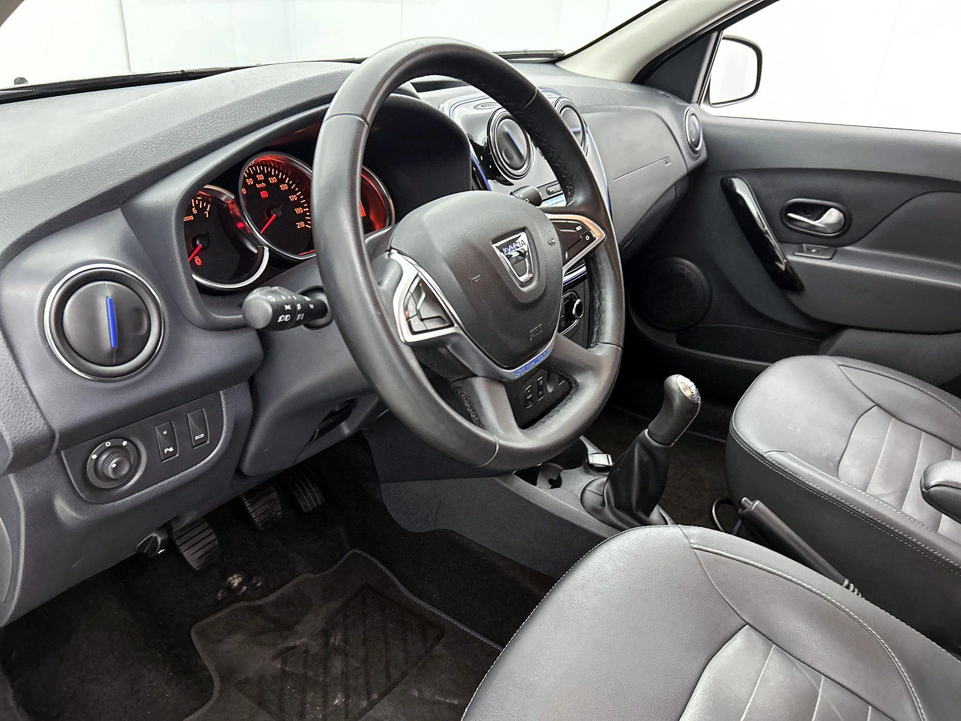 Dacia-Logan-image-12