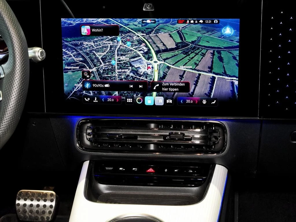 Mercedes-Benz-CLA 250+-image-12