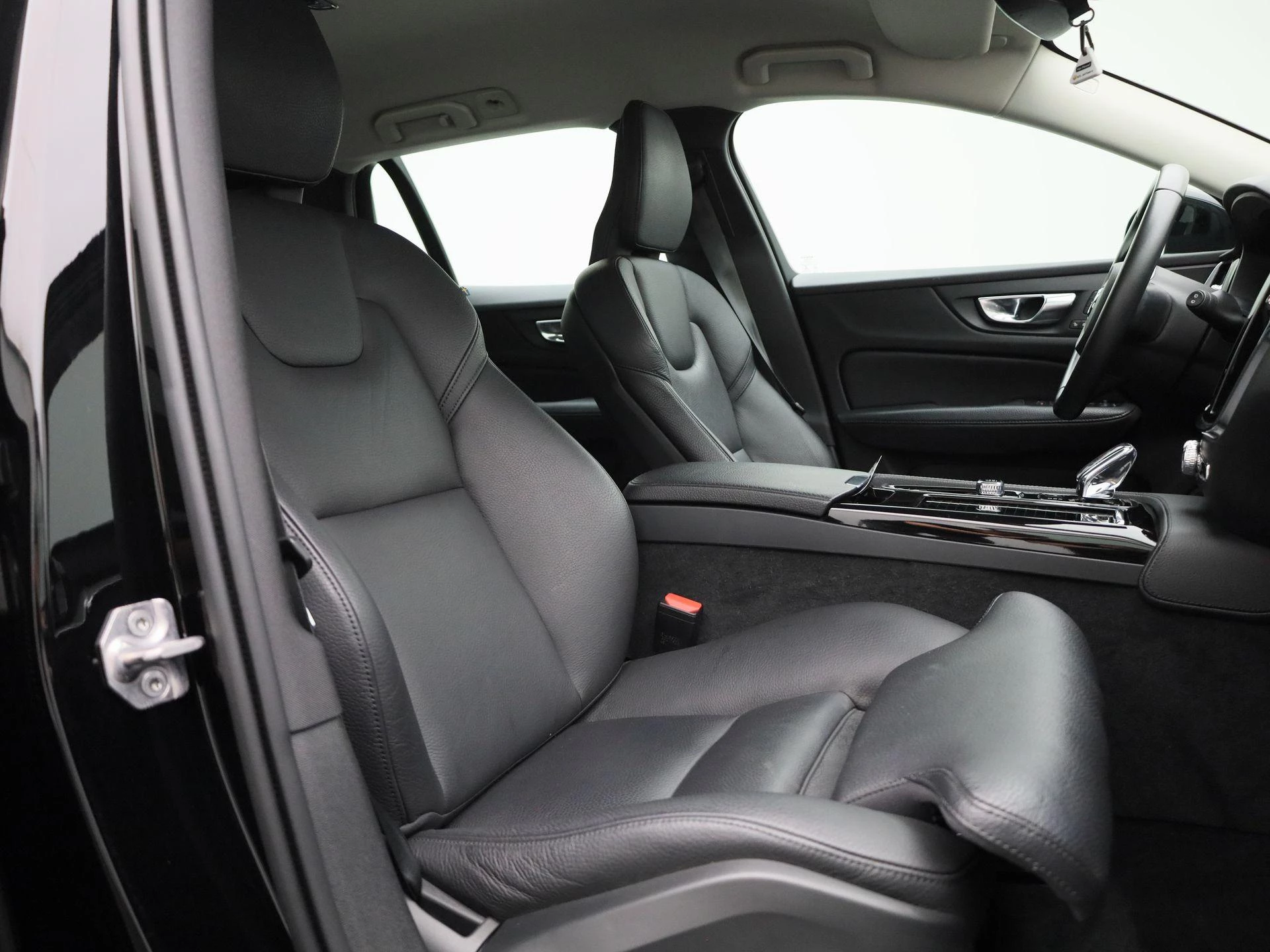 Volvo V60 2.0 T6 Recharge AWD Inscription