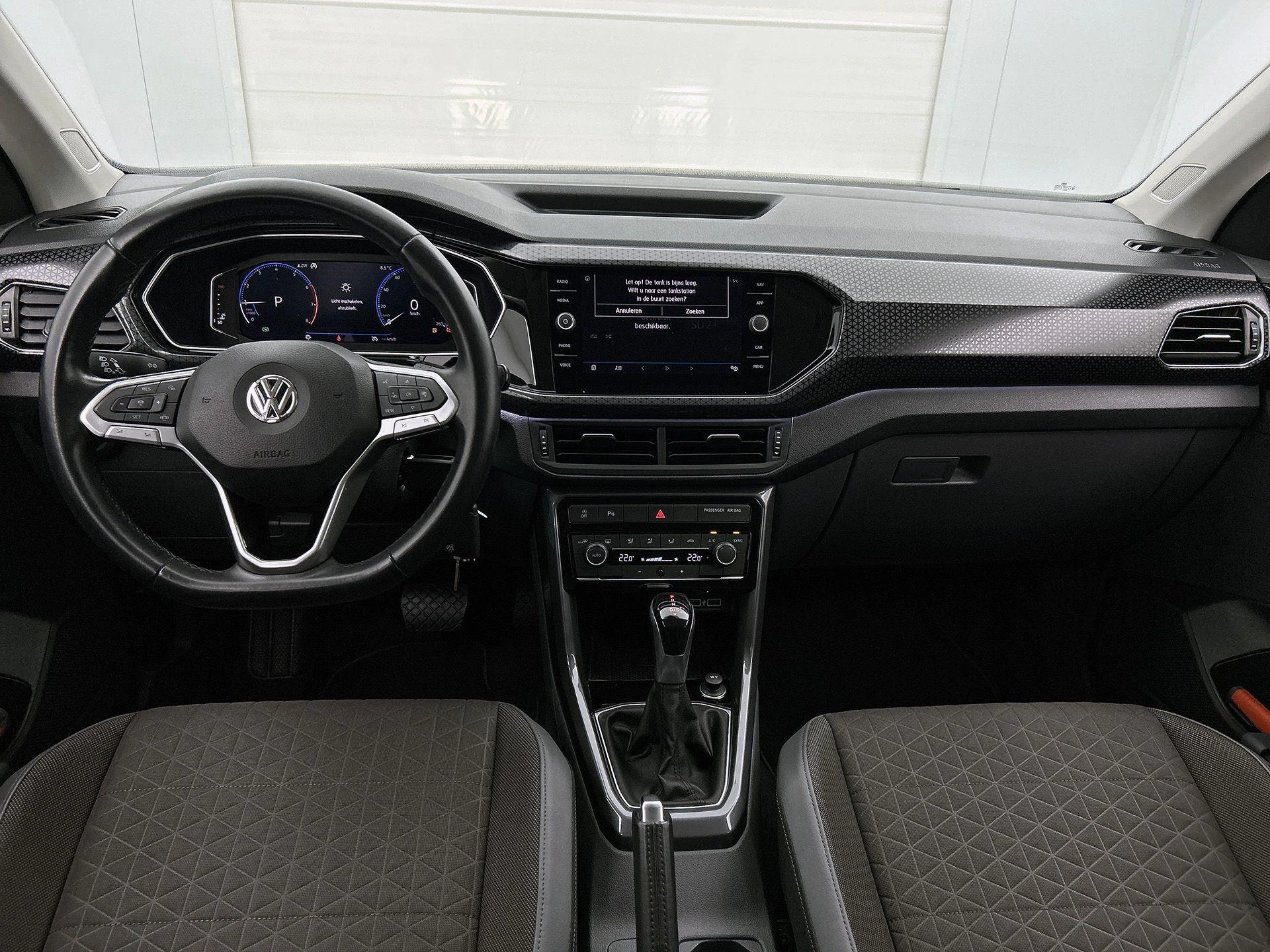 Volkswagen-T-Cross-image-19
