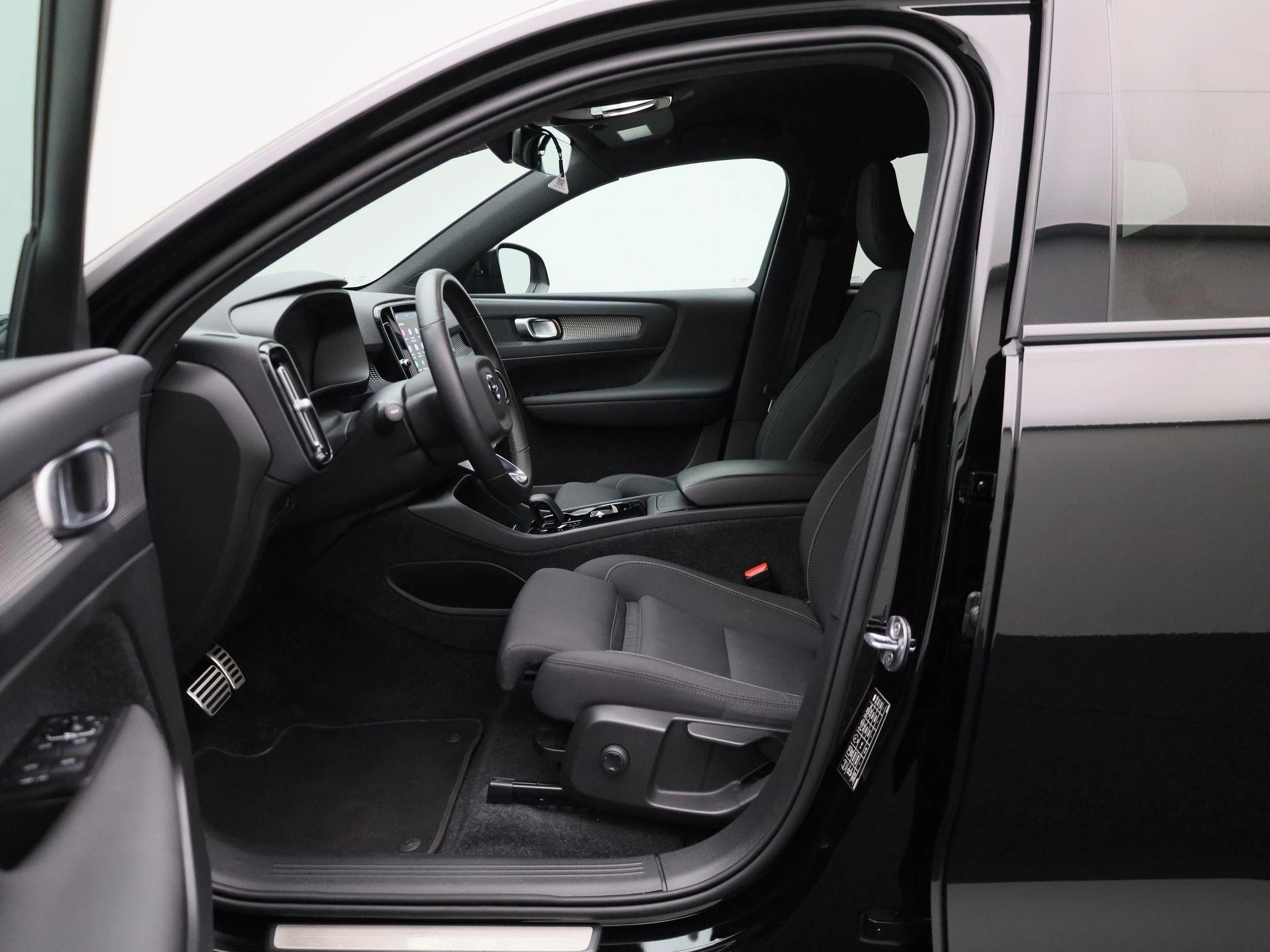 Volvo-XC40-image-8