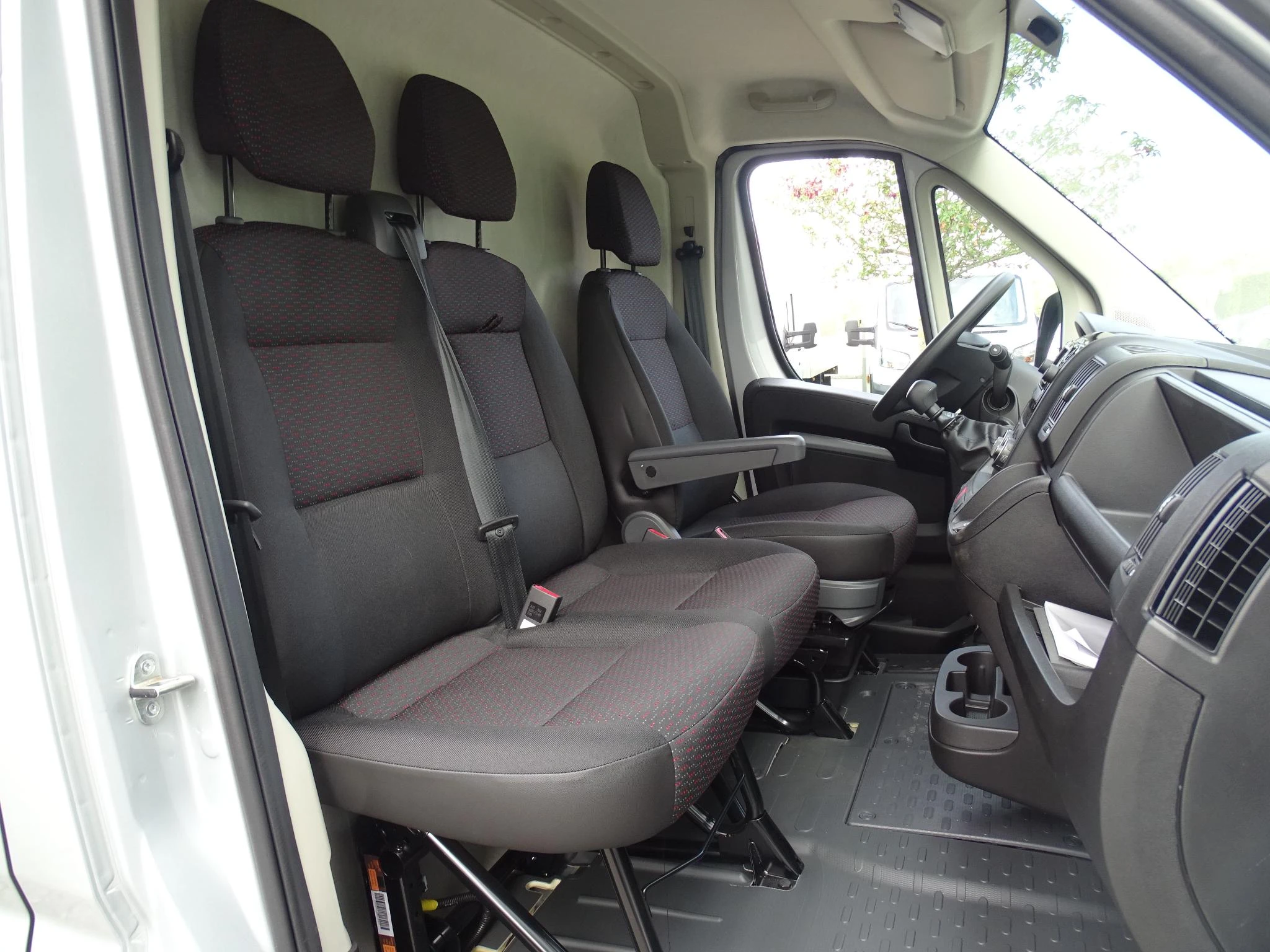 Opel-Movano-image-8