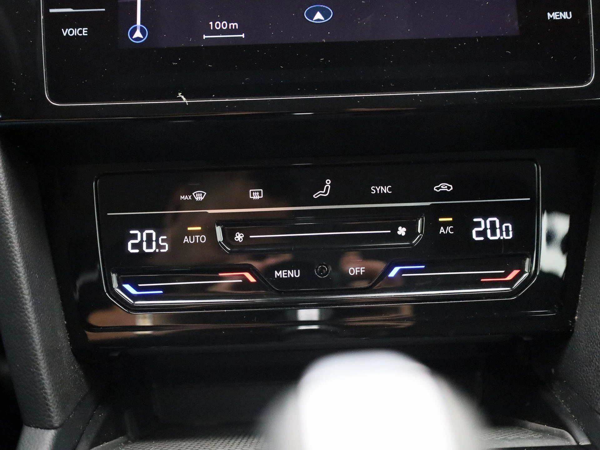 Volkswagen-Passat-image-17