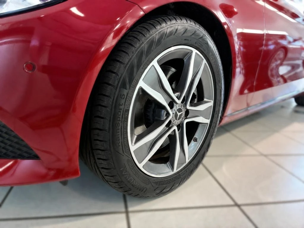 Mercedes-Benz-C-Klasse 300-image-4