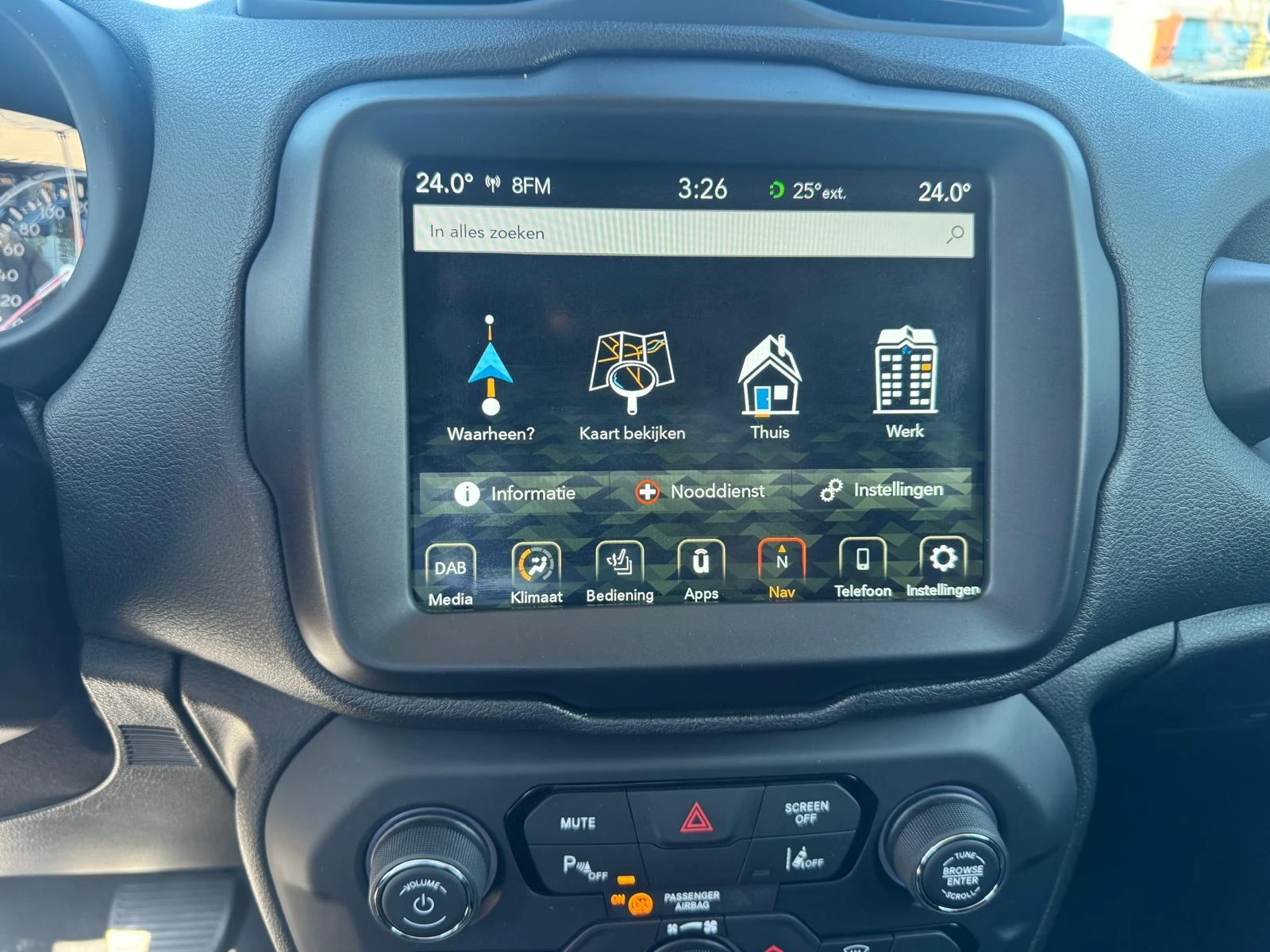 Jeep-Renegade-image-16