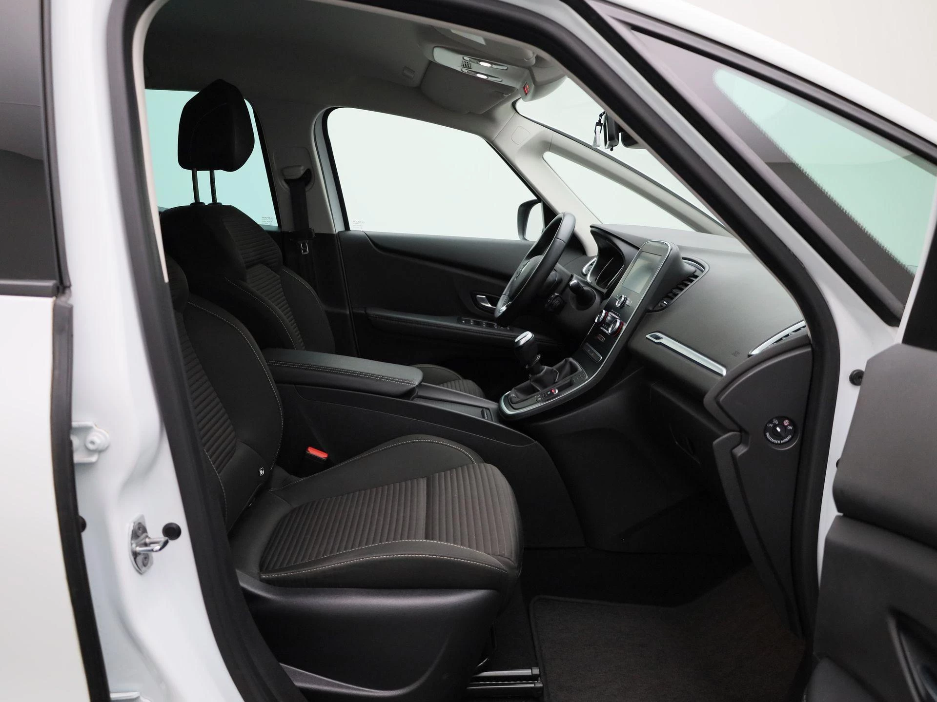 Renault-Grand Scénic-image-32
