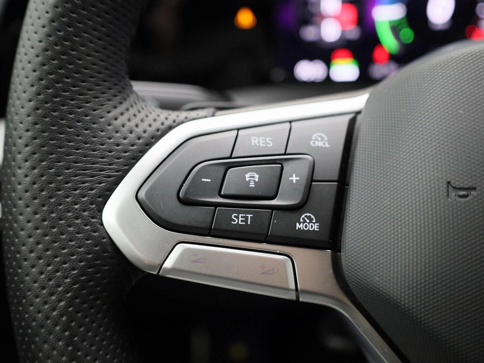 Volkswagen-Golf-image-21