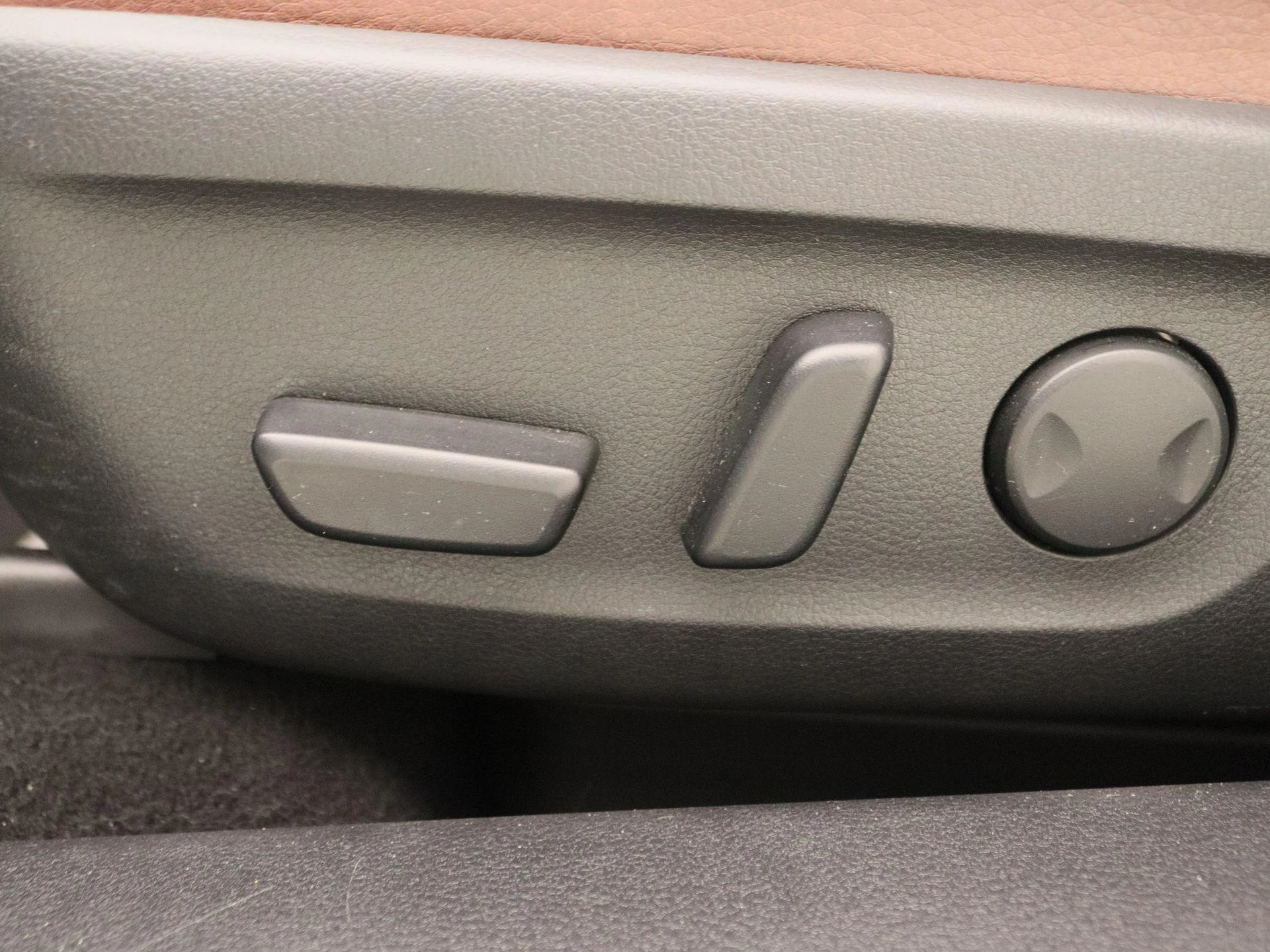 Mazda-MX-30-image-12