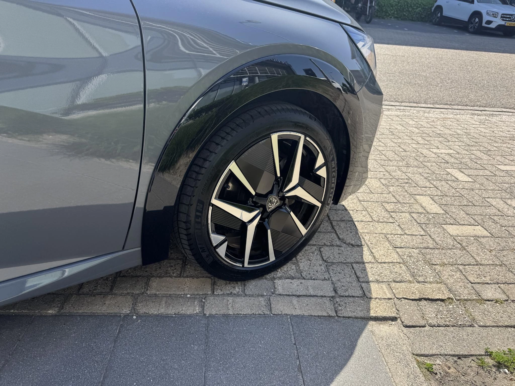 Peugeot-208-image-12