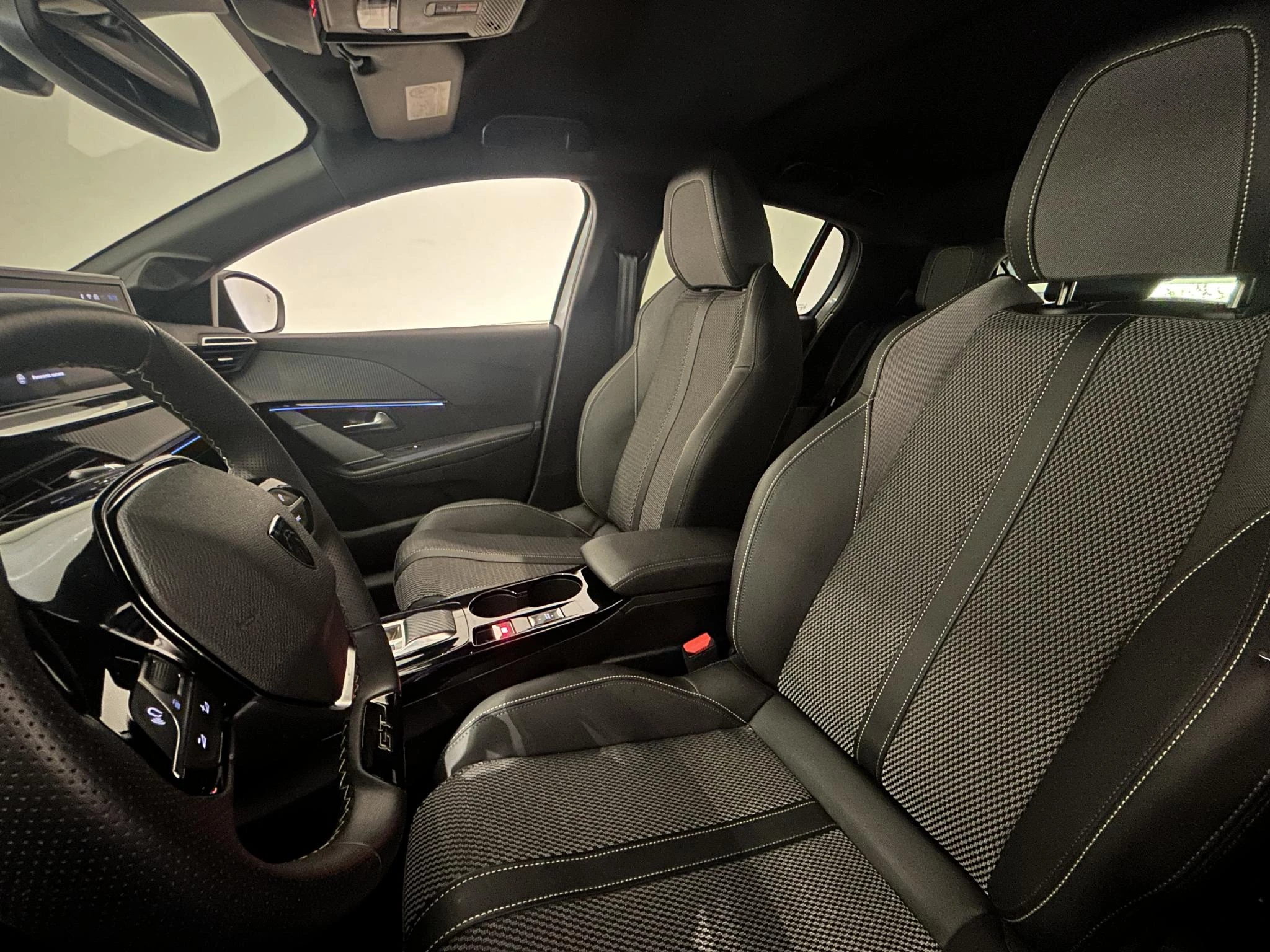 Peugeot-208-image-18