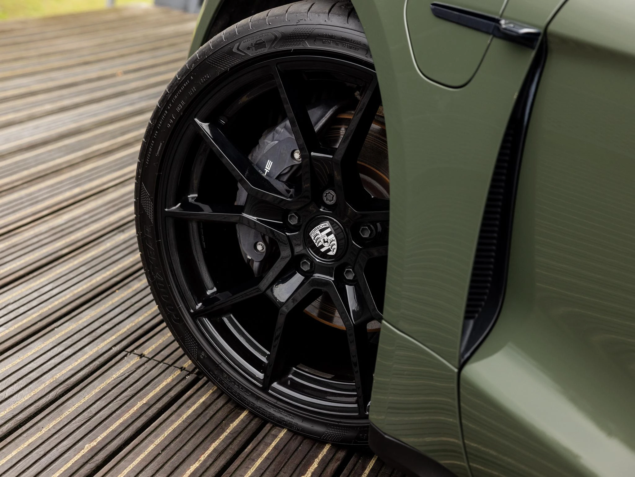 Porsche-Taycan-image-9