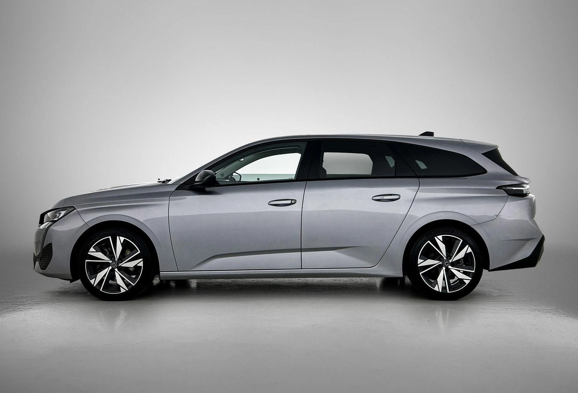 Peugeot-308-image-1