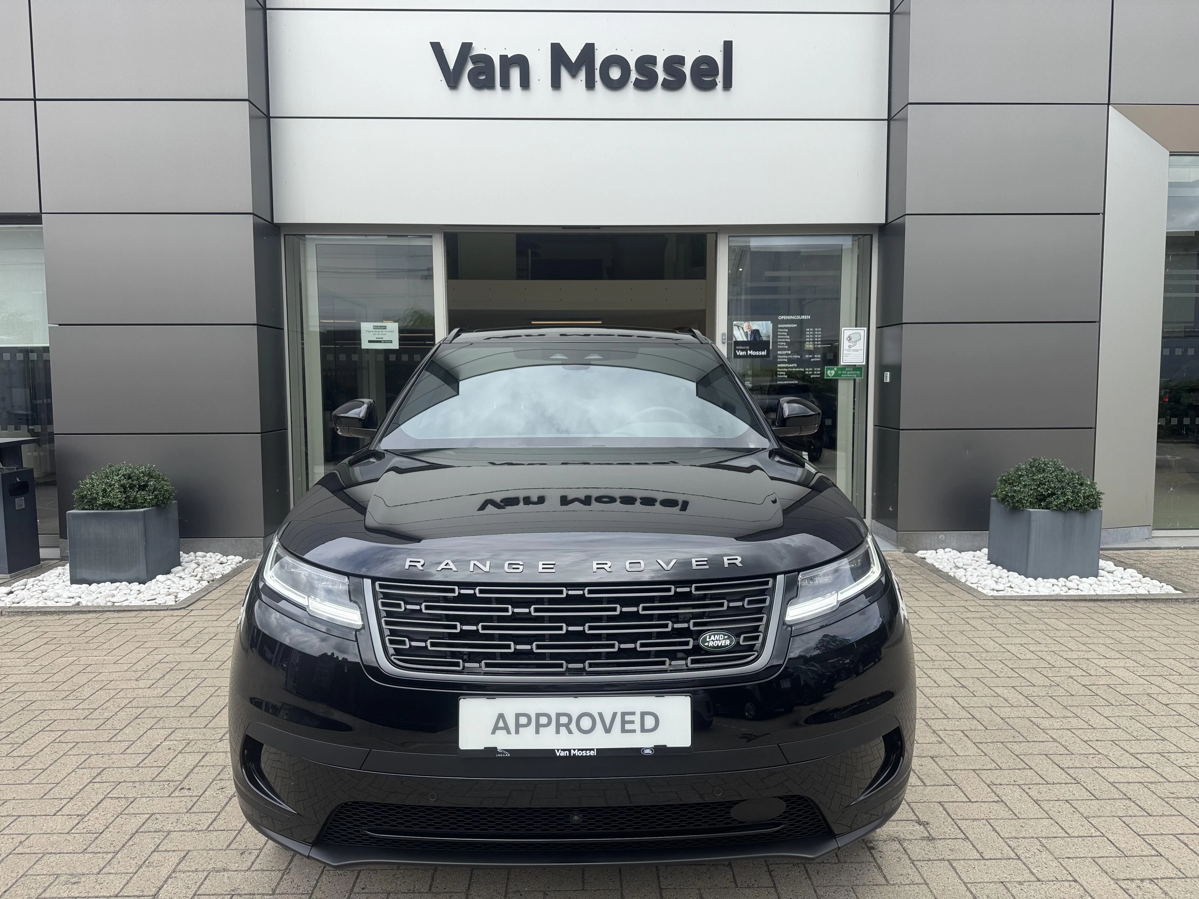Land Rover Range Rover Velar P400e S AWD Auto. 26MY