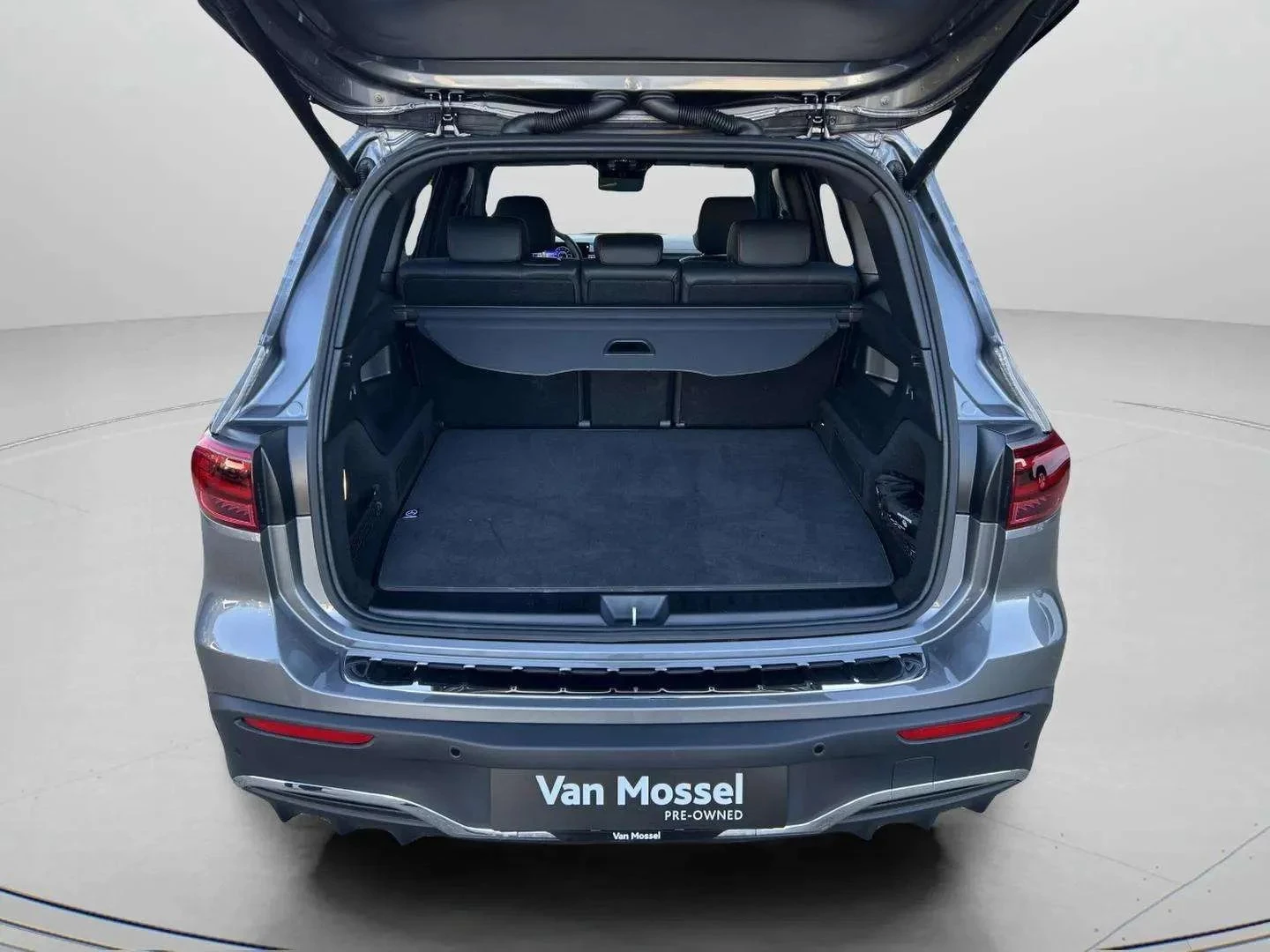 Mercedes-Benz-EQB-image-21