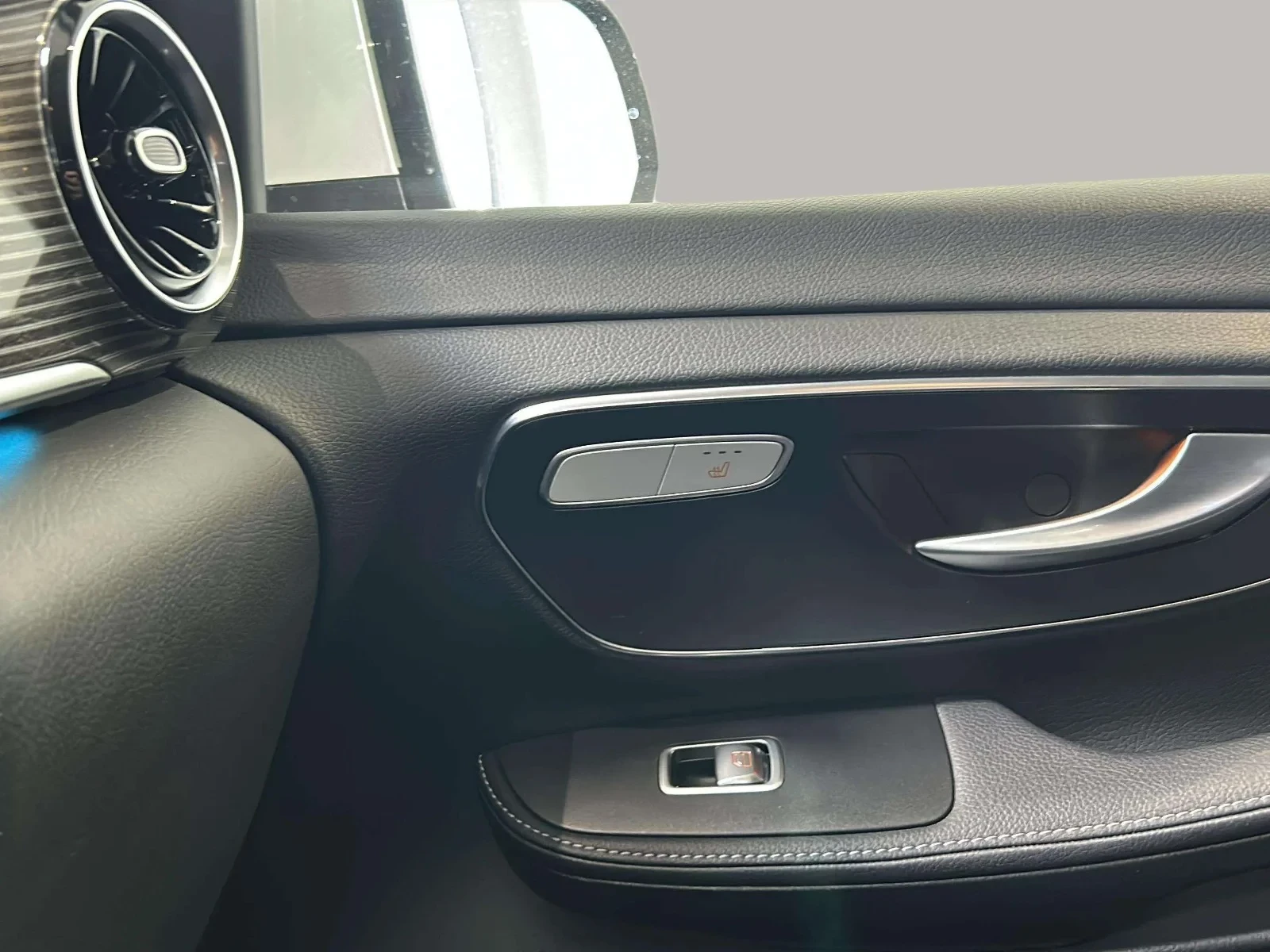 Mercedes-Benz-EQV-image-12