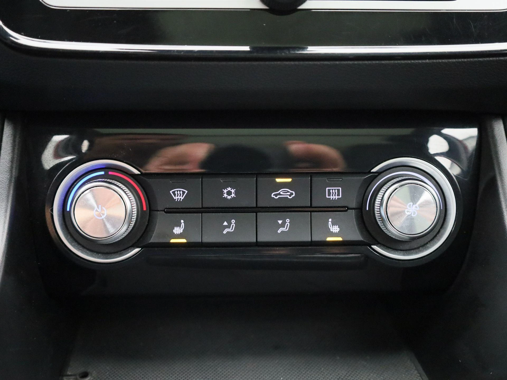 MG-ZS EV-image-16